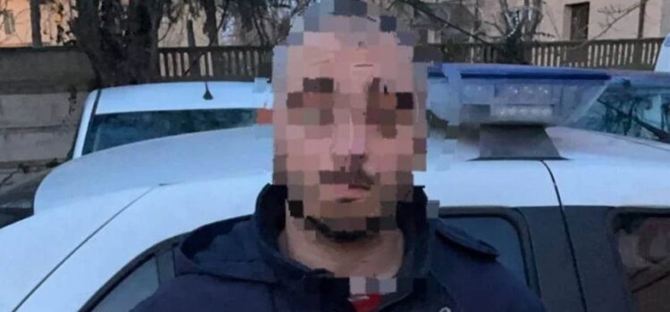 Criminal periculos din Italia, prins la Arad. Încă avea la el cuțitul cu care a săvârșit crima