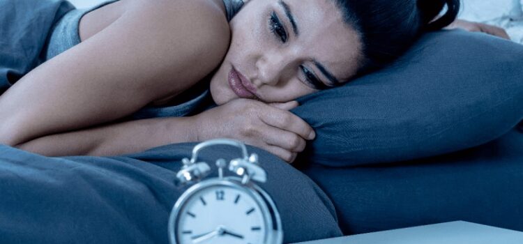 Cum procedăm când nu putem să dormim: 17 sfaturi utile de la un expert psiholog