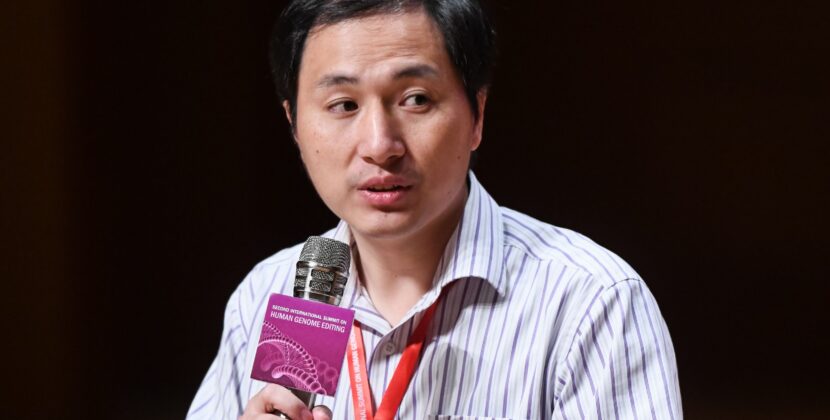 He Jiankui, care a editat genetic embrioni, s-a întors în laborator