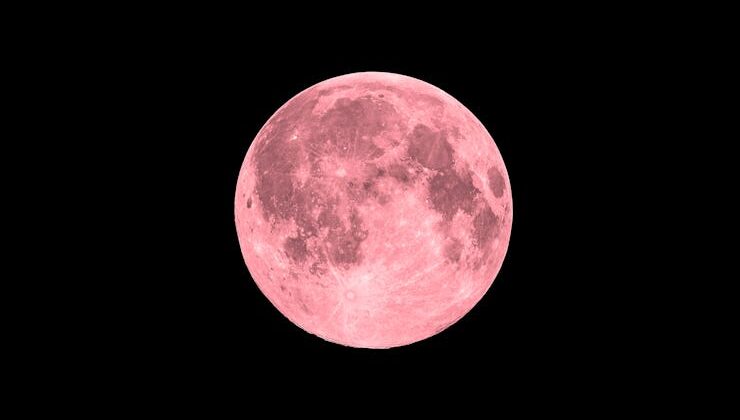 Luna Roz va fi vizibilă în această noapte
