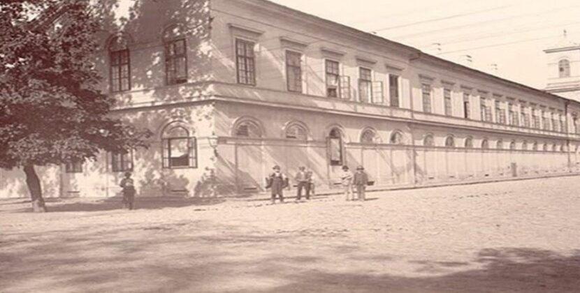 Un spital din România, care în anul 1836 avea două saloane, se modernizează. Este o bijuterie arhitecturală