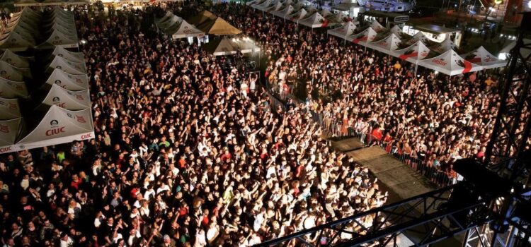 Orașul vestic în care Festivalul Berii a devenit tradiție. Pe scenă vor urca artiști îndrăgiți VIDEO