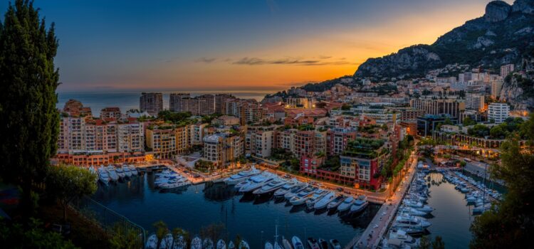 Unde mergi în vacanță în Europa? Monaco și Santorini sunt printre preferințele turiștilor