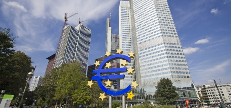 BCE va menține o abordare ”prudentă” /Tensiunile geopolitice și problemele piețelor imobiliare generează RISCURI în zona euro