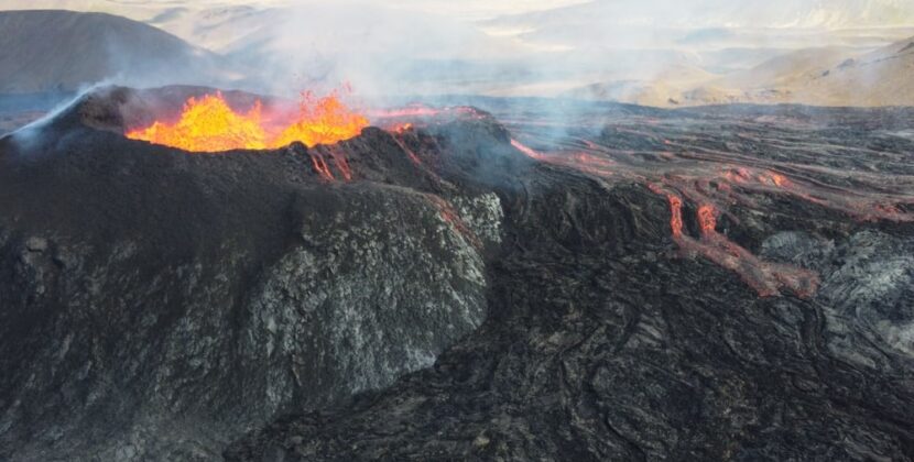 Vulcanul Mauna Loa Din Hawaii – Localizare, Istoria Erupțiilor, Curiozități