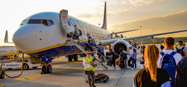 Claudia Tocilă, director agenție de turism, despre când găsim cele mai IEFTINE bilete de avion