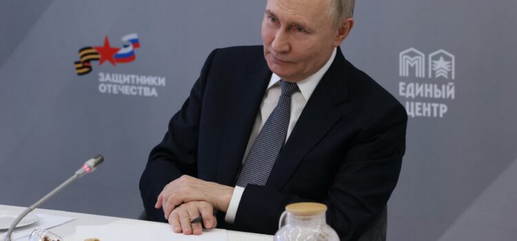 Vladimir Putin respinge „ingerințele străine” în Serbia și vrea avansarea relațiilor bilaterale