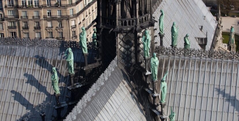 Cele 16 statui de la Notre Dame de Paris se întorc în Catedrală
