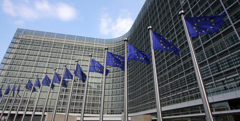 UE pregătește o ripostă fermă la taxele comerciale aplicate de Trump /„Vor exista reacții în următoarele zile și săptămâni”
