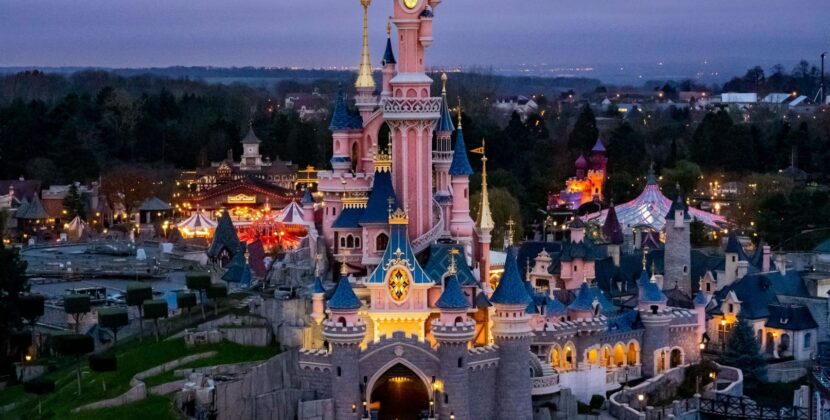 Unde mergi cu copiii la Paris? Vara aceasta, Disneyland îți aduce un festival de muzică