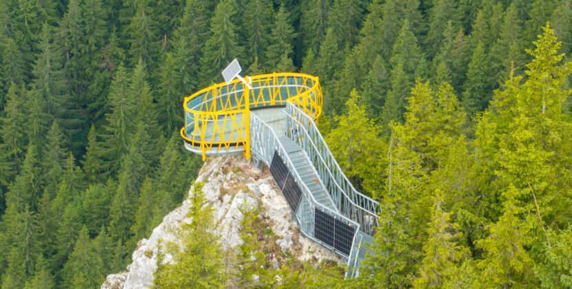 Bucovina inaugurează primul skywalk din România