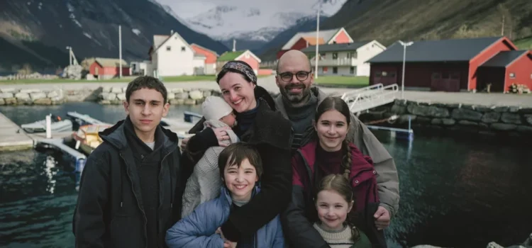 „Fatherland” și „The Beloved” sunt printre filmele favorite pentru Palme d’Or la Cannes. Ce spun criticii despre „Fjord”, noul film al lui Cristian Mungiu