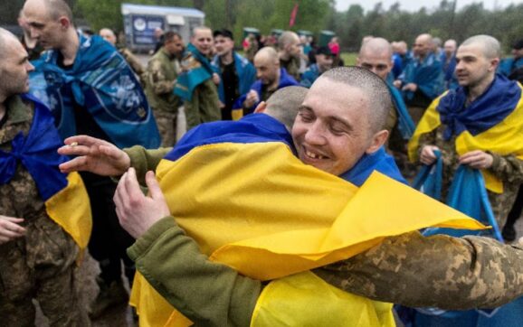 Rusia și Ucraina au făcut un schimb de câte 205 prizonieri fiecare, în baza acordului mediat de Trump