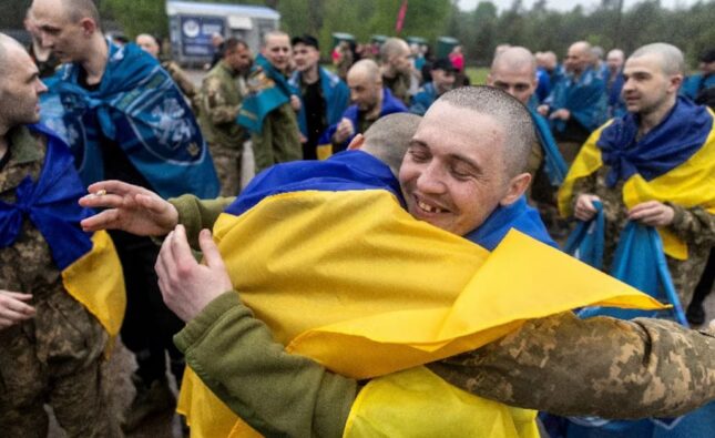 Rusia și Ucraina au făcut un schimb de câte 205 prizonieri fiecare, în baza acordului mediat de Trump