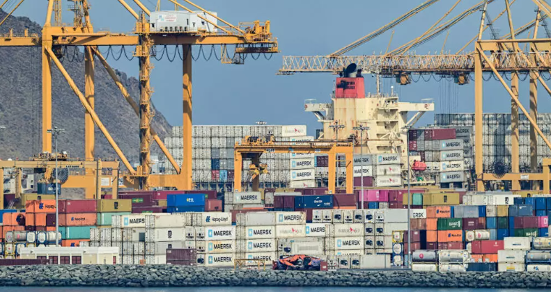 Traficul naval prin Strâmtoarea Ormuz atinge cel mai ridicat nivel din ultimele două luni după acordul dintre SUA și Iran