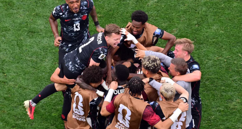 Canada s-a calificat în optimile de finală ale Cupei Mondiale, după ce a învins Africa de Sud în urma unui gol decisiv – Aleph News