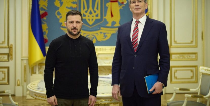 „Mr. Bean pe droguri”, l-ar fi numit secretarul Trezoreriei SUA pe Zelenski. Scott Bessent i-ar fi cerut lui Trump să nu îl primească la Casa Albă