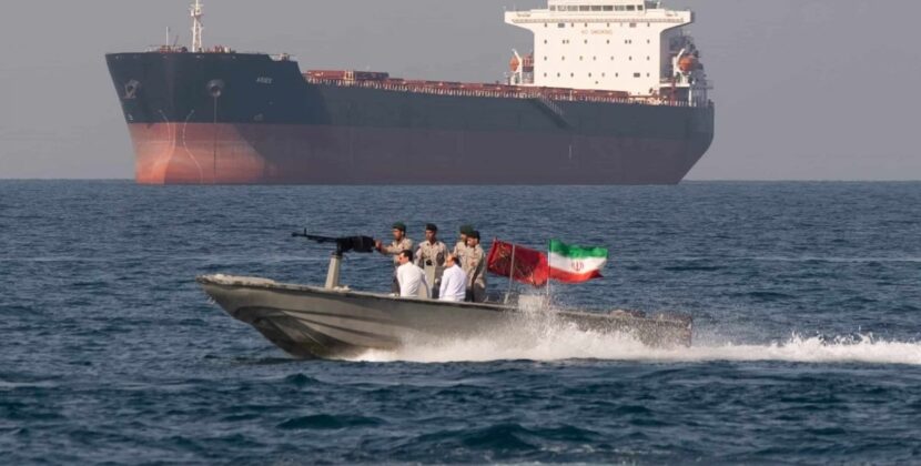 Statele Unite relaxează sancțiunile asupra petrolului iranian pentru 60 de zile, după ce Iranul a acceptat, în cadrul negocierilor, revenirea inspectorilor nucleari AIEA pe teritoriul țării