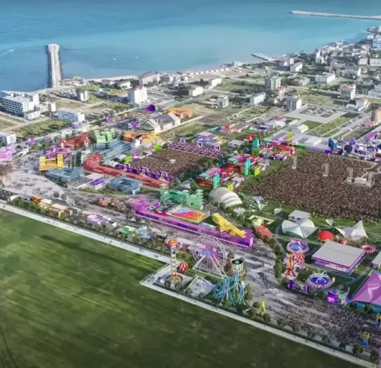 Peste 600.000 de oameni au participat la „BEACH, PLEASE!”. Când are loc marea deschidere NIBIRU, noua destinație de entertainment pe litoralul românesc