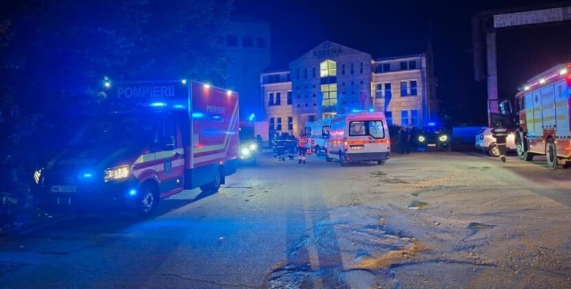 Incendiu într-un centru social din Arad, după ce un pacient a dat foc la câteva ziare. Trei persoane au suferit intoxicaţii cu fum