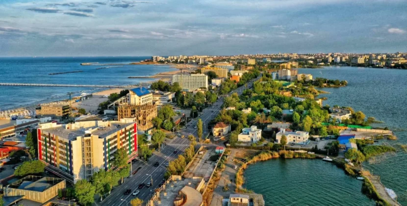 Mamaia inaugurează două noi puncte „instagramabile” pentru turiști, în timp ce Vila Regală și Centrul Vechi al Constanței continuă să se degradeze