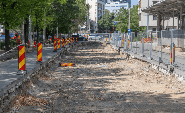 Posibile vestigii, descoperite pe un șantier de tramvai din Capitală. Lucrările au fost oprite. La Roma, Atena și Salonic, descoperiri similare ajung parte din transportul public