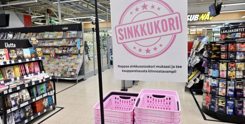 Dacă n-ai găsit dragostea pe Tinder, încearcă la raionul de fructe. Supermarketurile din Finlanda au coșuri roz pentru persoanele singure, care arată că ești deschis unei conversații