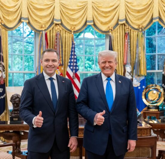 „Trebuie să instituim o prezență militară americană permanentă în Polonia”