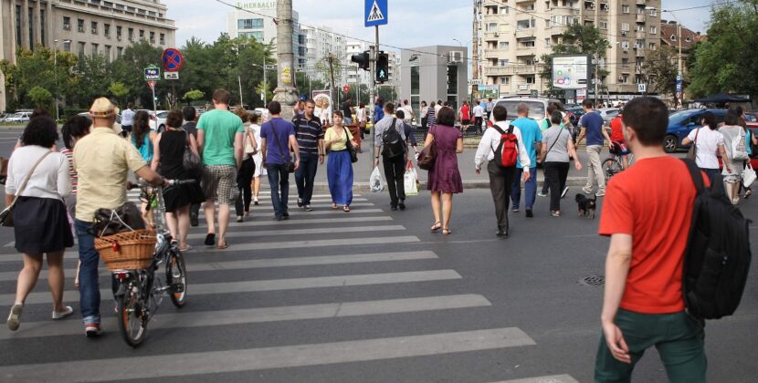 INS publică Barometrul societății românești din iulie 2026. Inflația anuală este de 10,4%, salariul mediu net ajunge la 5.684 de lei, iar sporul natural rămâne negativ