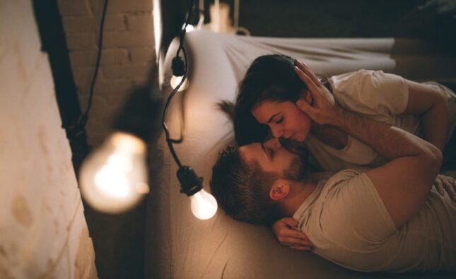 Îți crește cheful de sex toamna?