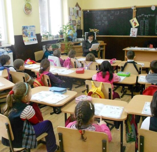Școlile trebuie să se pregătească pentru căderea dronelor