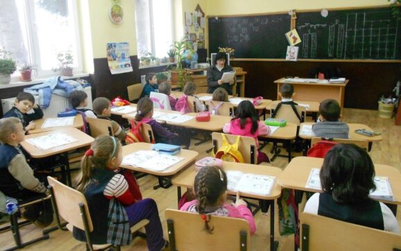 Școlile trebuie să se pregătească pentru căderea dronelor
